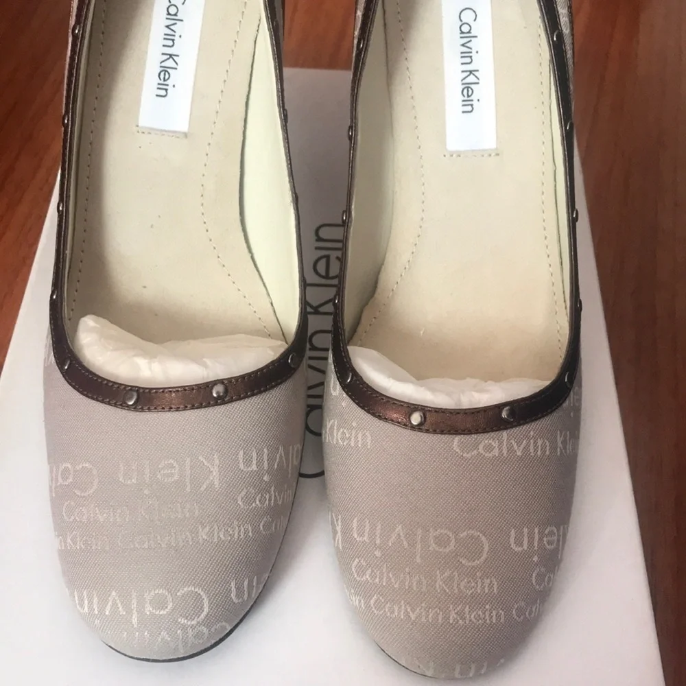 NIB Calvin Klein Round Toe - Picture 2 of 6
